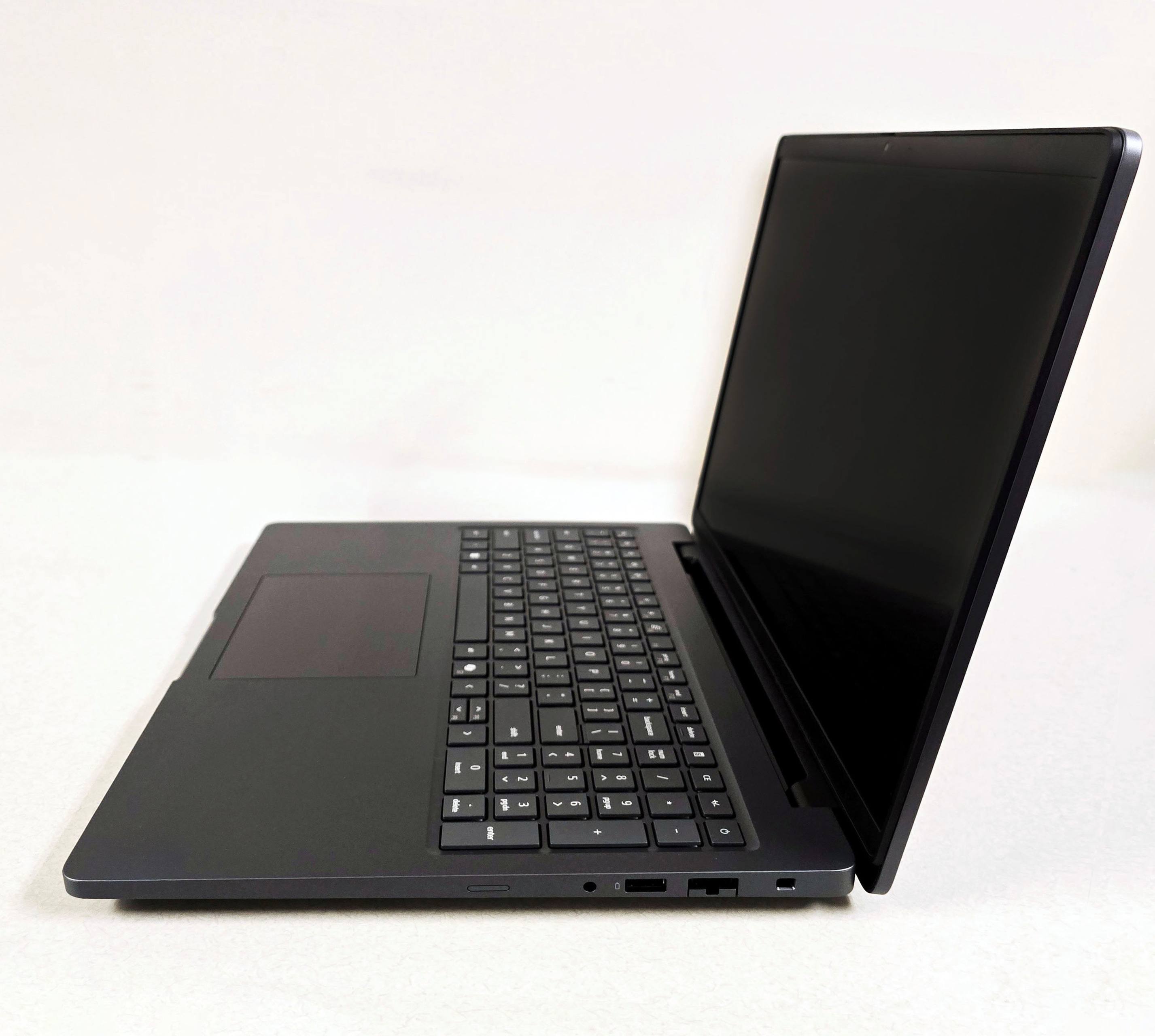 dell-pro-max-16-plus-side-right-view-open-