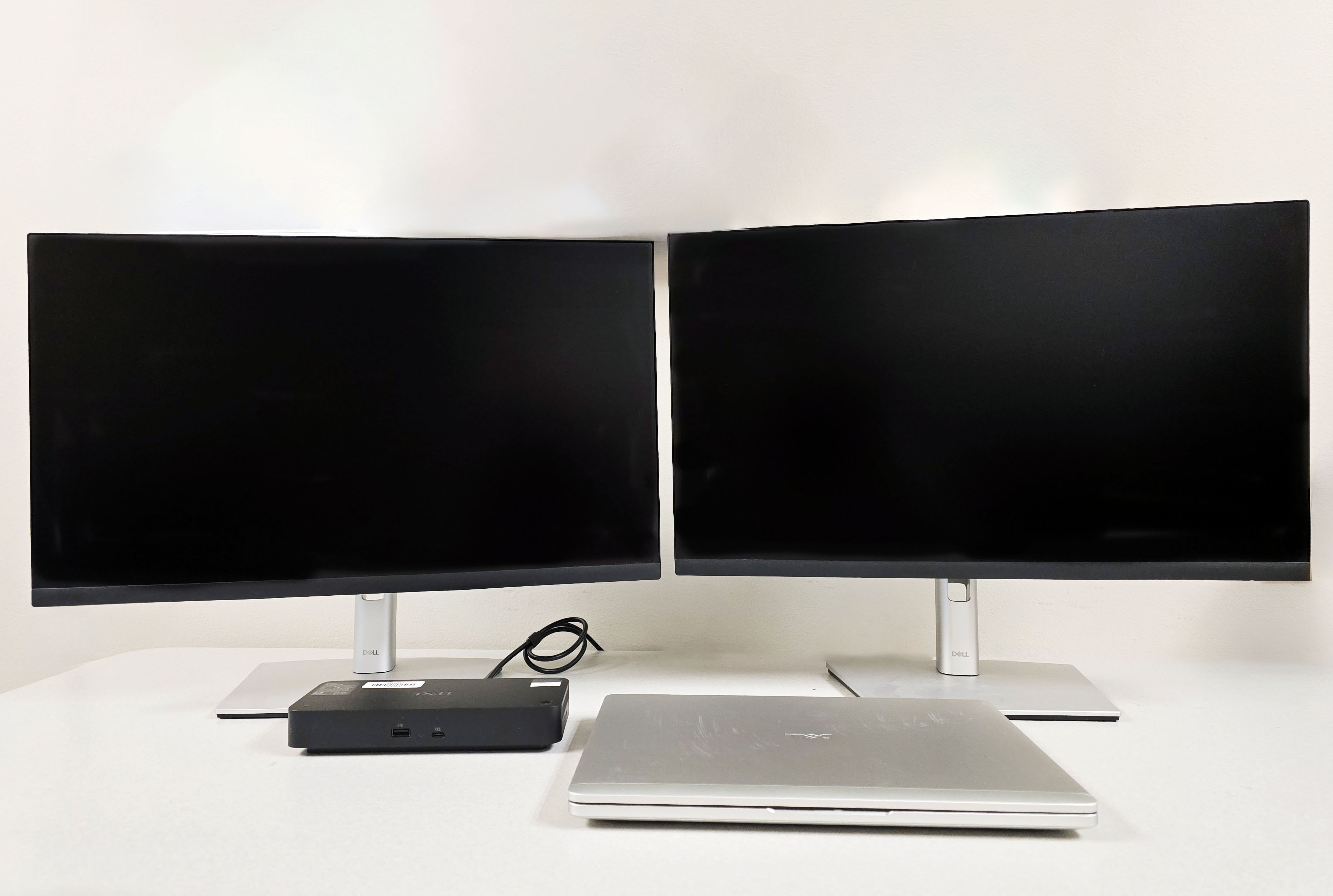 Dell laptop with two monitors