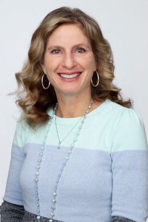 Andrea-Schneider-300x450