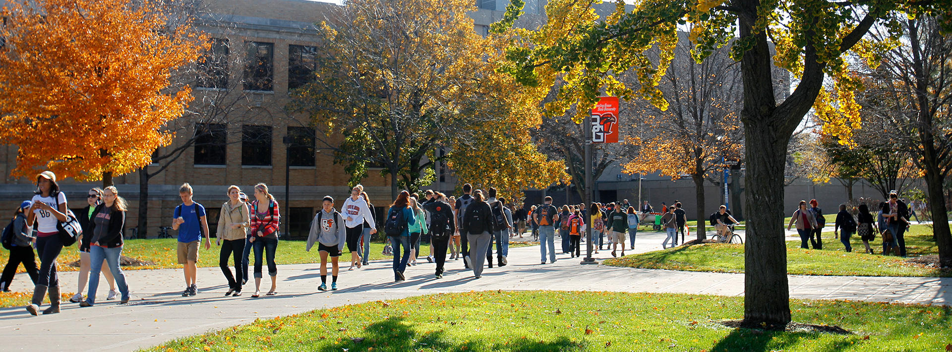 outside-walking-students-w-80e5843-mini