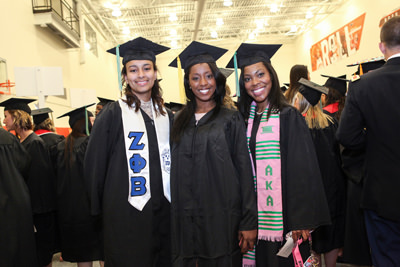 graduation sorority group pic