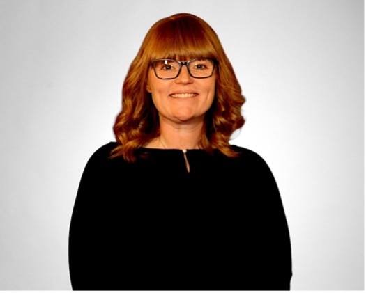 Jennifer Olis Headshot