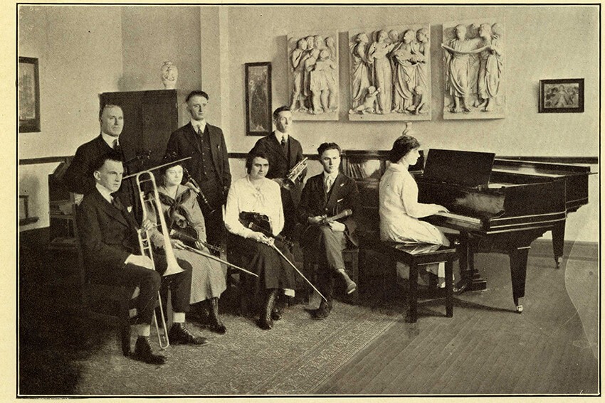 1918