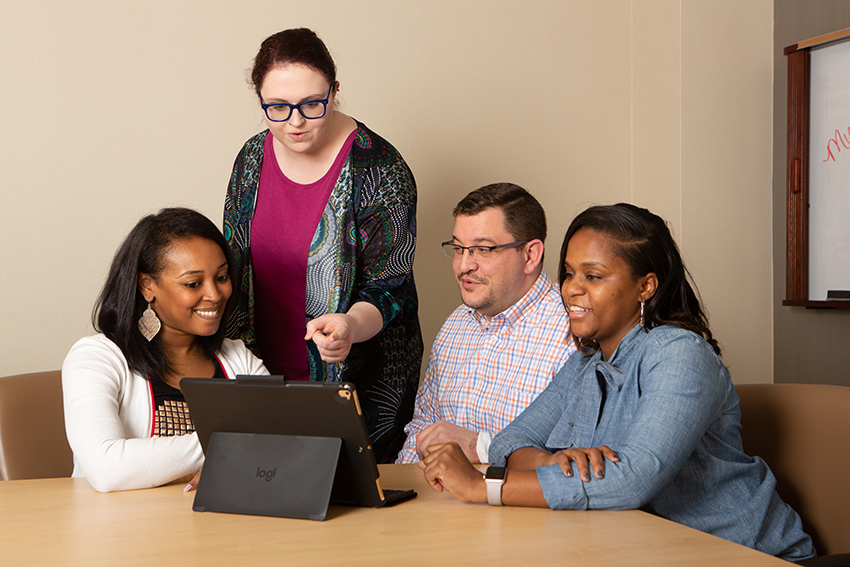 4 DODC students discuss case studies