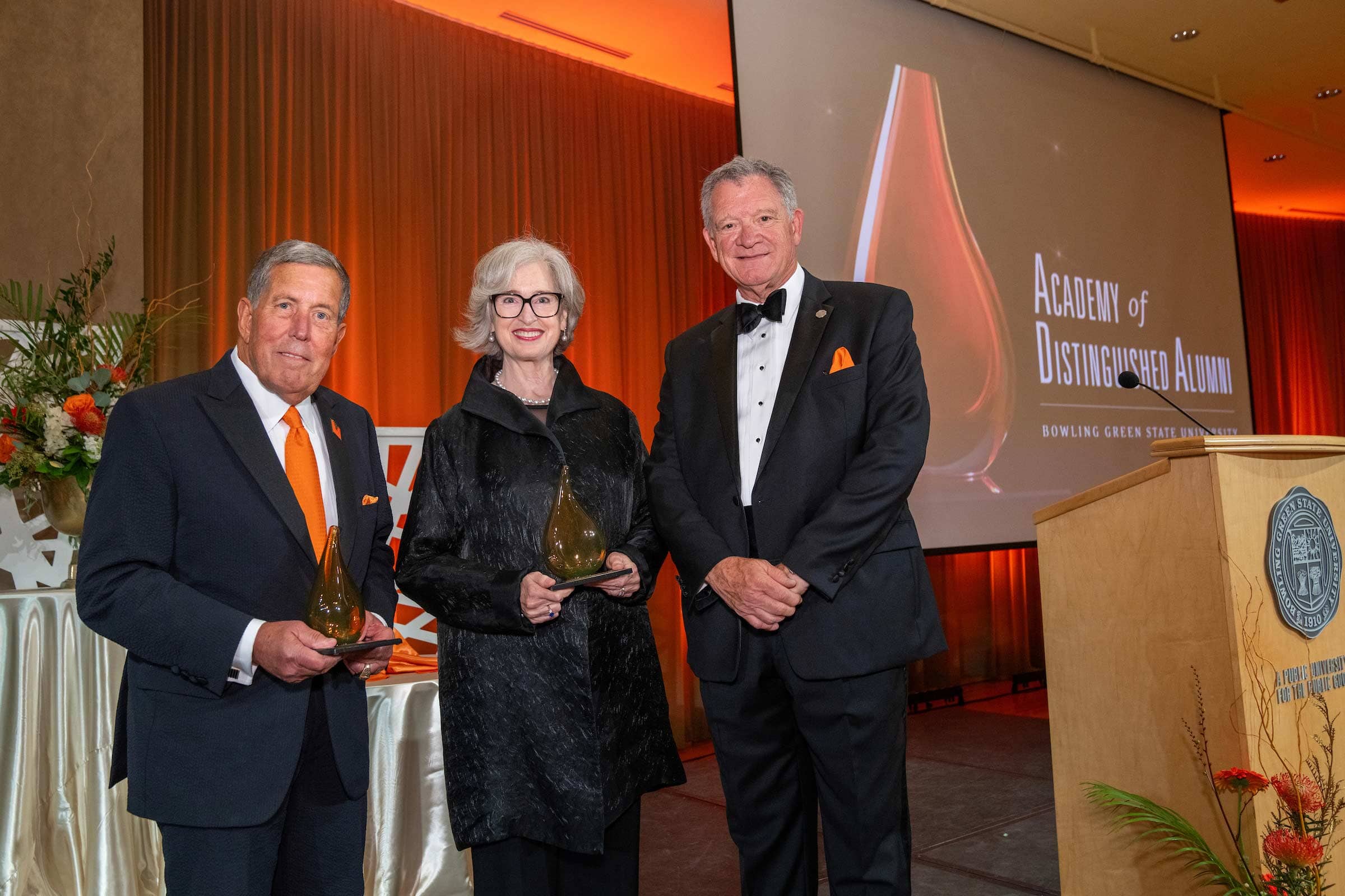 A group poses at the BGSU Academy of Distinguished Alumni event.